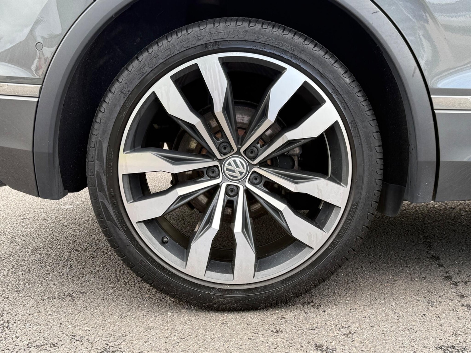 Used Volkswagen Tiguan 2019 for sale - 76415367: Photo 23