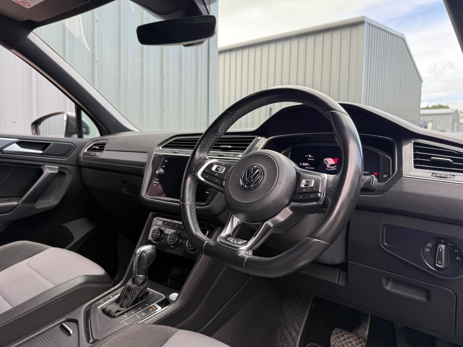 Used Volkswagen Tiguan 2019 for sale - 76415367: Photo 8