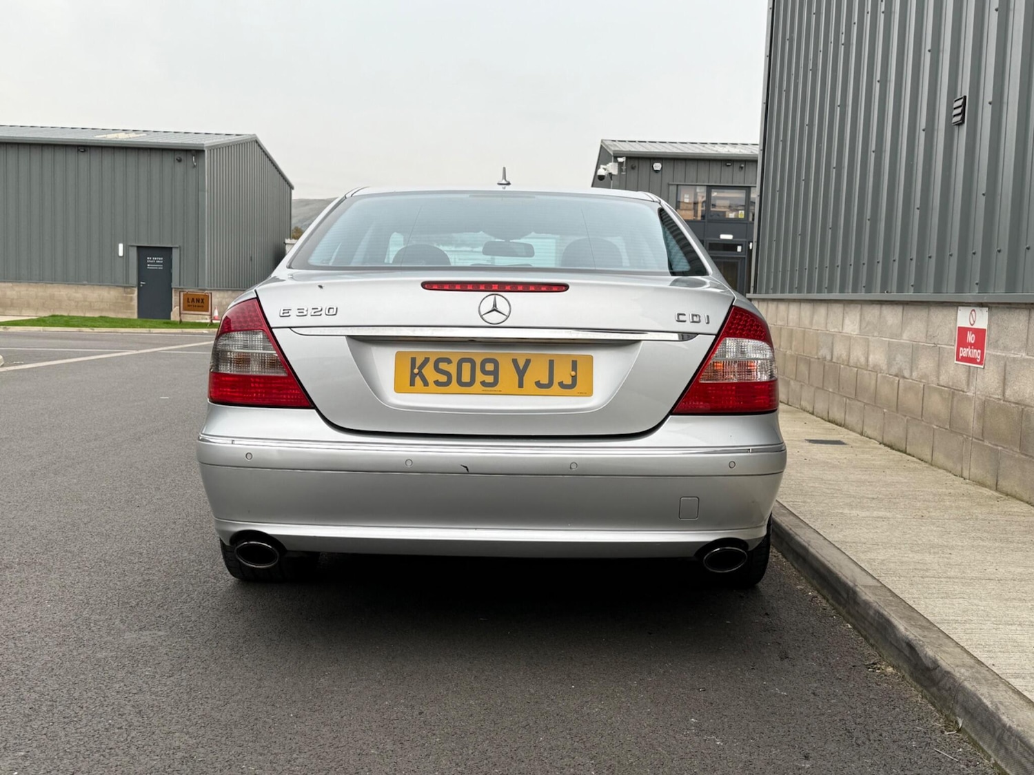 Used Mercedes-Benz E Class 2009 for sale - 76415363: Photo 4