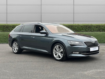 Used Skoda Superb 2019 for sale - 76415358: Photo