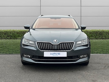 Used Skoda Superb 2019 for sale - 76415358: Photo