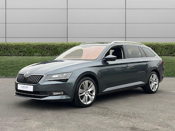 Used Skoda Superb 2019 for sale - 76415358: Photo