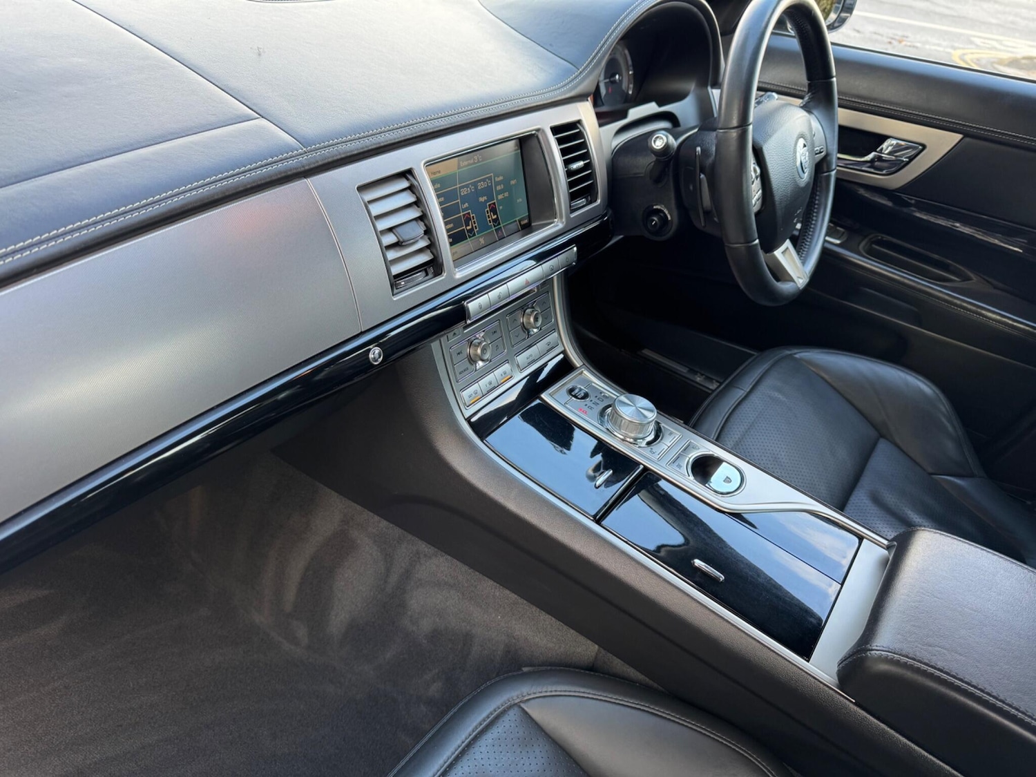 Used Jaguar XF 2011 for sale - 77067066: Photo 14