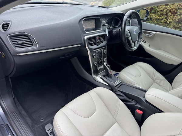 Used Volvo V40 2014 for sale - 75658429: Photo 11