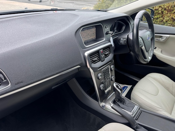 Used Volvo V40 2014 for sale - 75658429: Photo 14