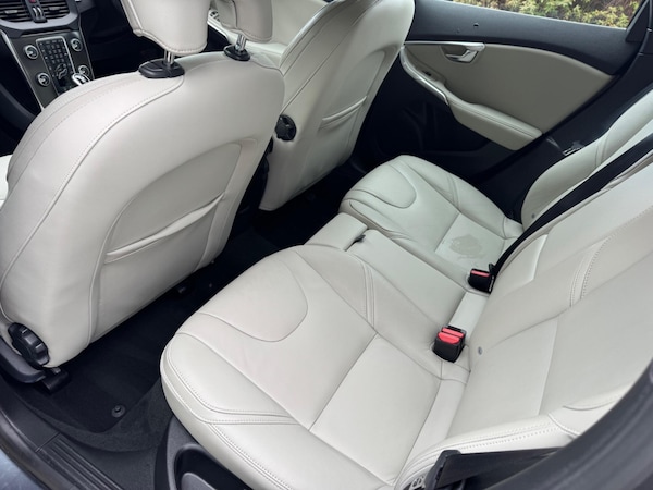 Used Volvo V40 2014 for sale - 75658429: Photo 15
