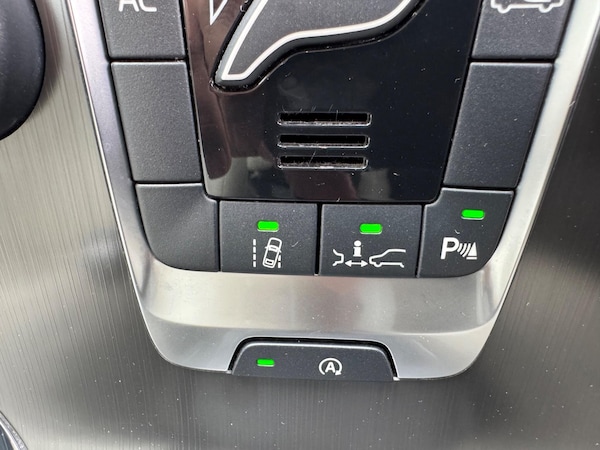 Used Volvo V40 2014 for sale - 75658429: Photo 24