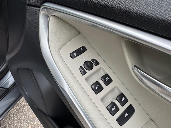 Used Volvo V40 2014 for sale - 75658429: Photo 26