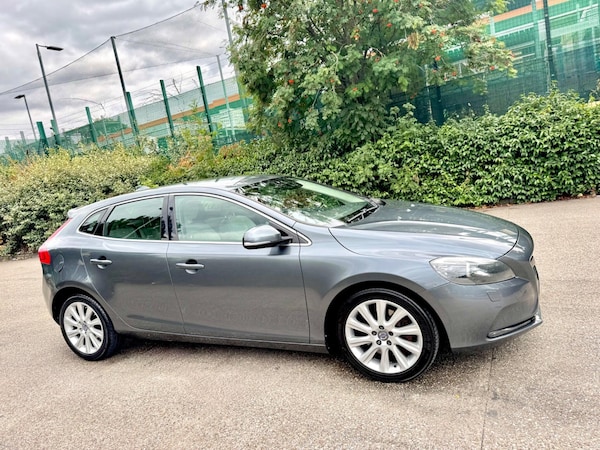 Used Volvo V40 2014 for sale - 75658429: Photo 8