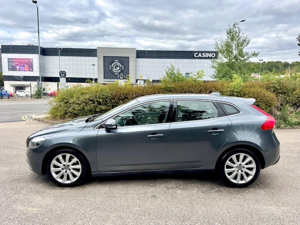 Used Volvo V40 2014 for sale - 75658429: Photo 9