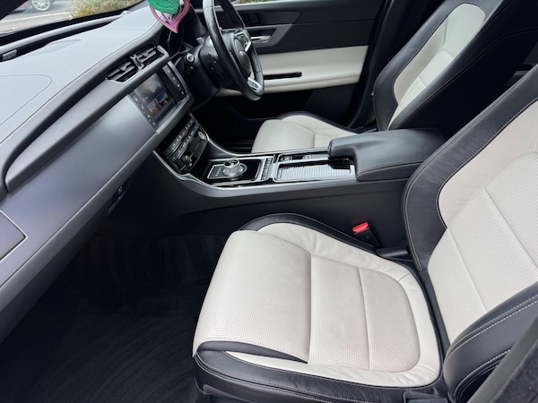 Used Jaguar XF 2016 for sale - 76295298: Photo 12