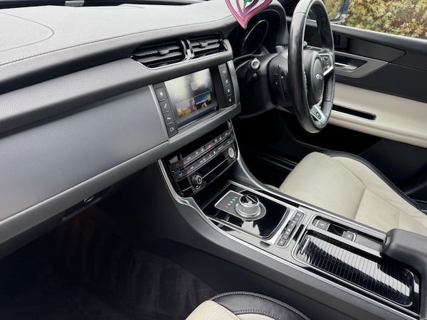 Used Jaguar XF 2016 for sale - 76295298: Photo 14