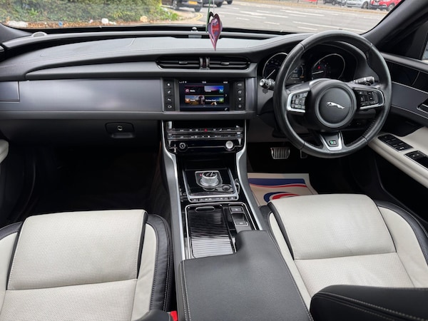 Used Jaguar XF 2016 for sale - 76295298: Photo 16