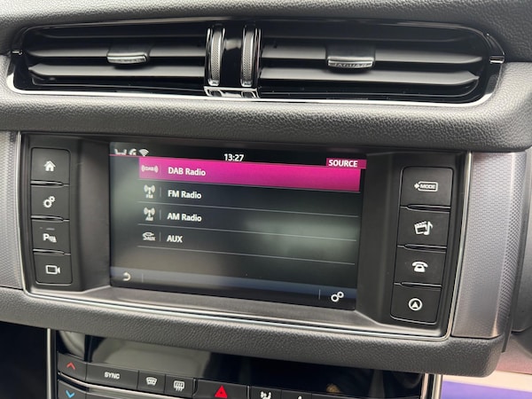 Used Jaguar XF 2016 for sale - 76295298: Photo 24