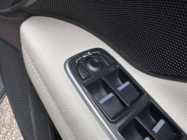 Used Jaguar XF 2016 for sale - 76295298: Photo 28