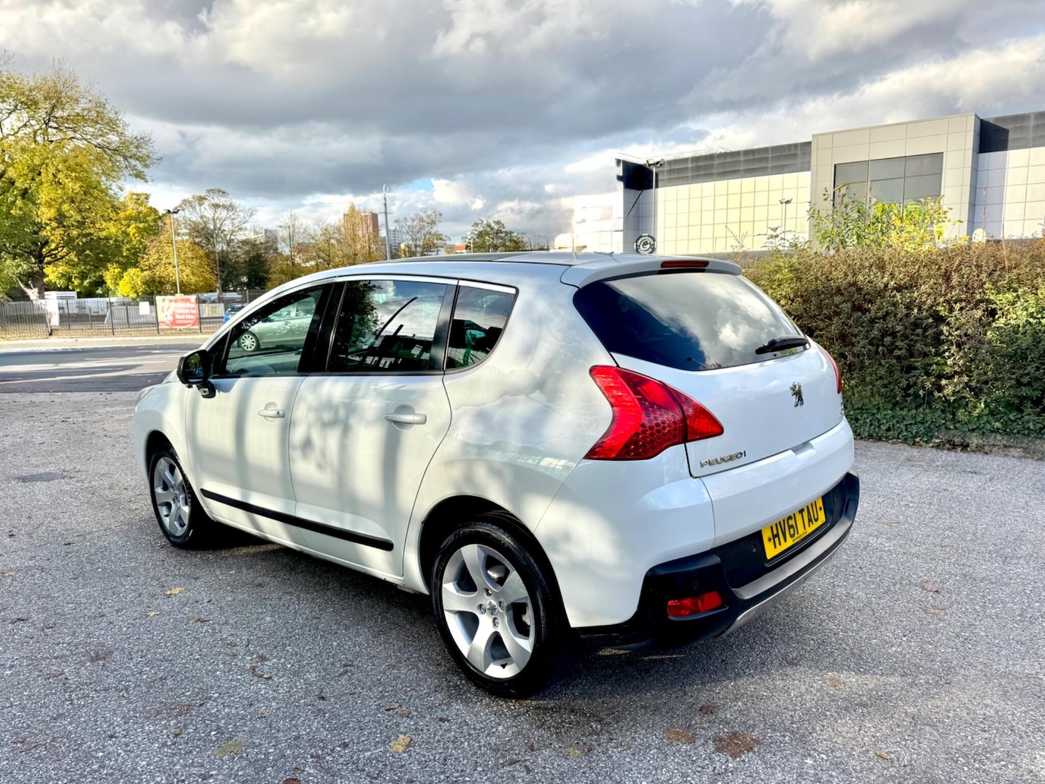 Used Peugeot 3008 2011 for sale - 76349409: Photo 3