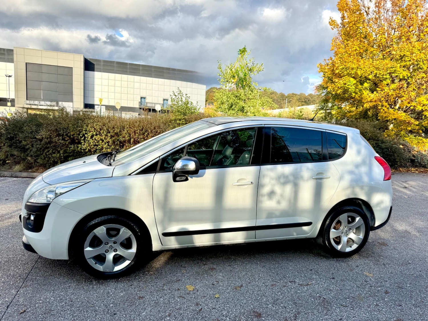 Used Peugeot 3008 2011 for sale - 76349409: Photo 9
