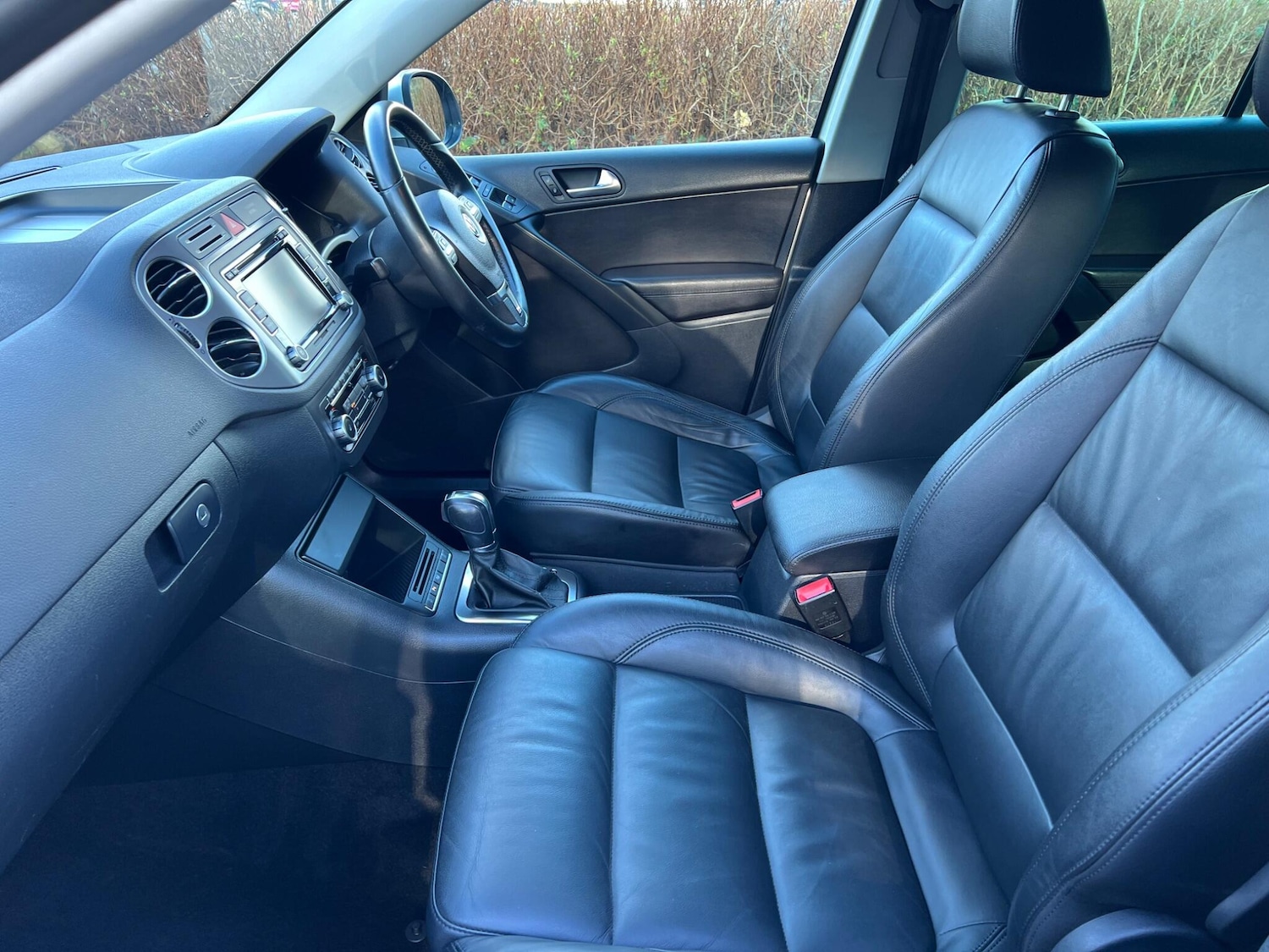 Used Volkswagen Tiguan 2010 for sale - 77376354: Photo 11