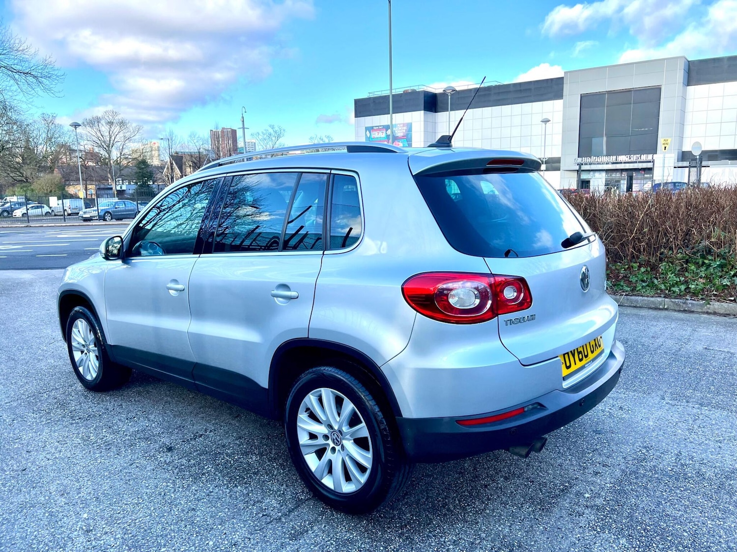 Used Volkswagen Tiguan 2010 for sale - 77376354: Photo 3