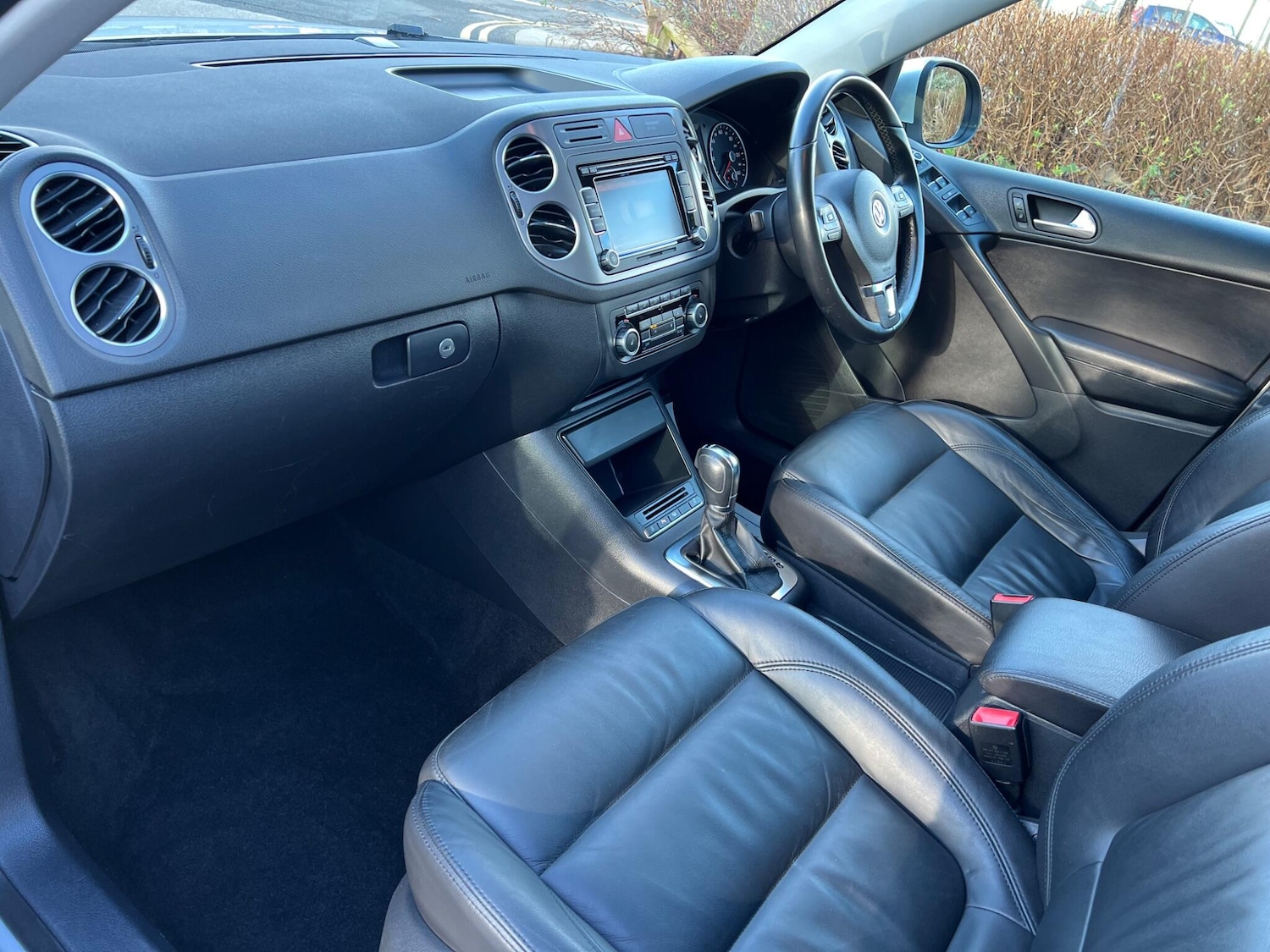 Used Volkswagen Tiguan 2010 for sale - 76991032: Photo 10