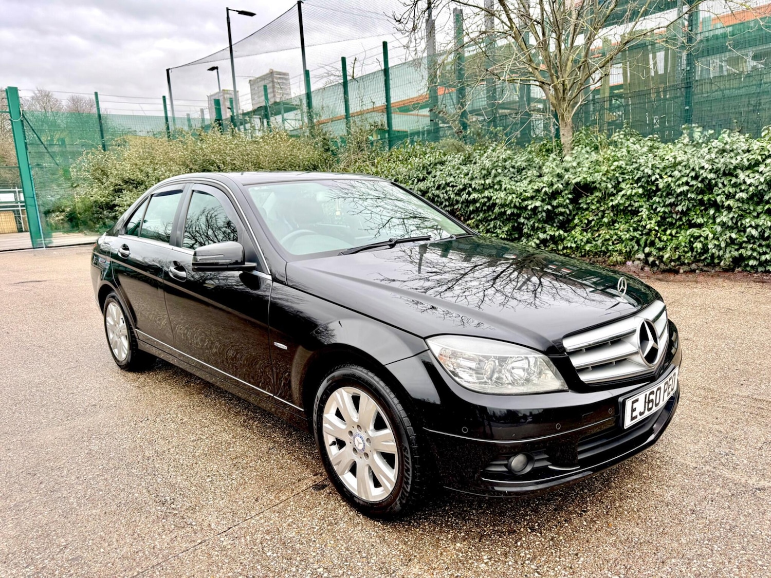Used Mercedes-Benz C Class 2010 for sale - 77377437: Photo 1