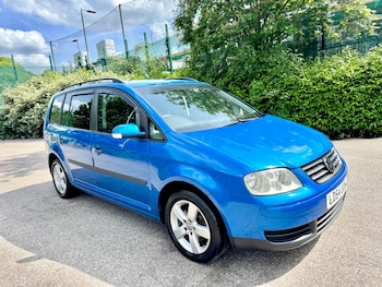Used Volkswagen Touran 2004 for sale - 78685147: Photo
