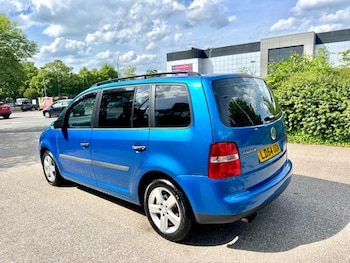 Used Volkswagen Touran 2004 for sale - 78685147: Photo