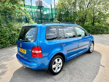 Used Volkswagen Touran 2004 for sale - 78685147: Photo