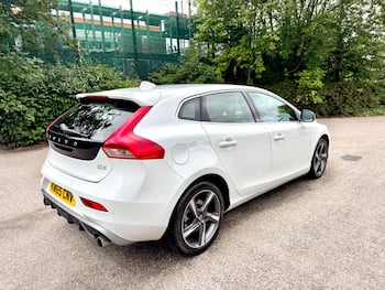 Used Volvo V40 2015 for sale - 79831237: Photo