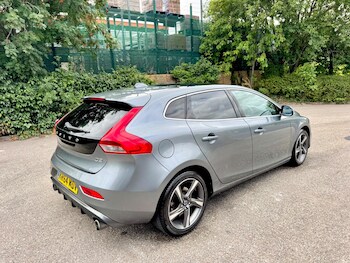 Used Volvo V40 2014 for sale - 75647184: Photo