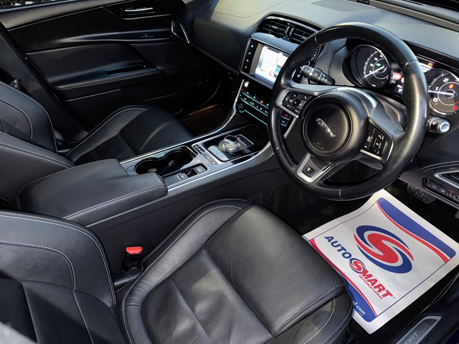 Used Jaguar XE 2015 for sale - 76926583: Photo 10