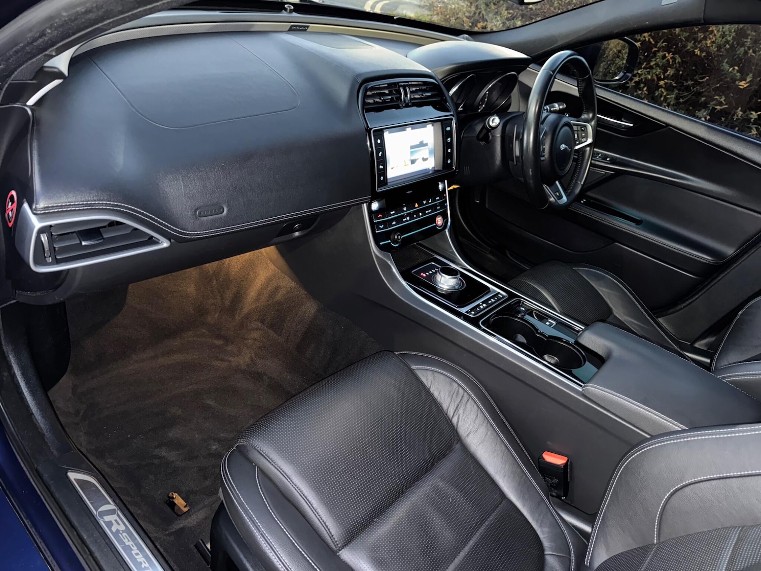 Used Jaguar XE 2015 for sale - 76926583: Photo 11