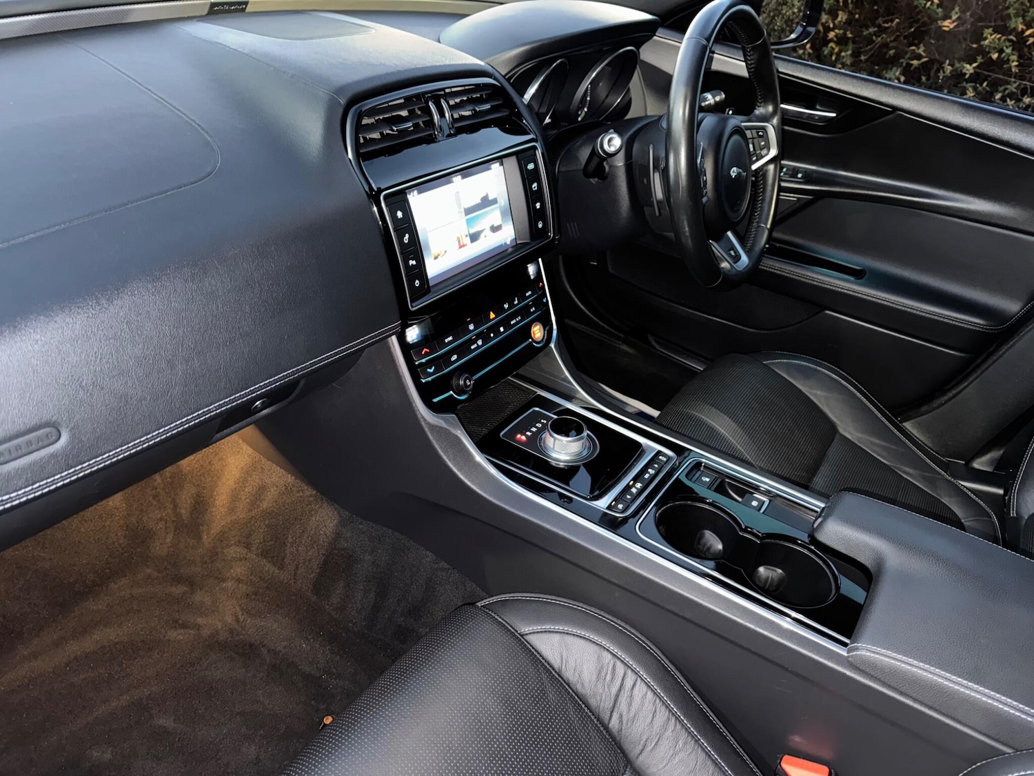 Used Jaguar XE 2015 for sale - 76926583: Photo 14