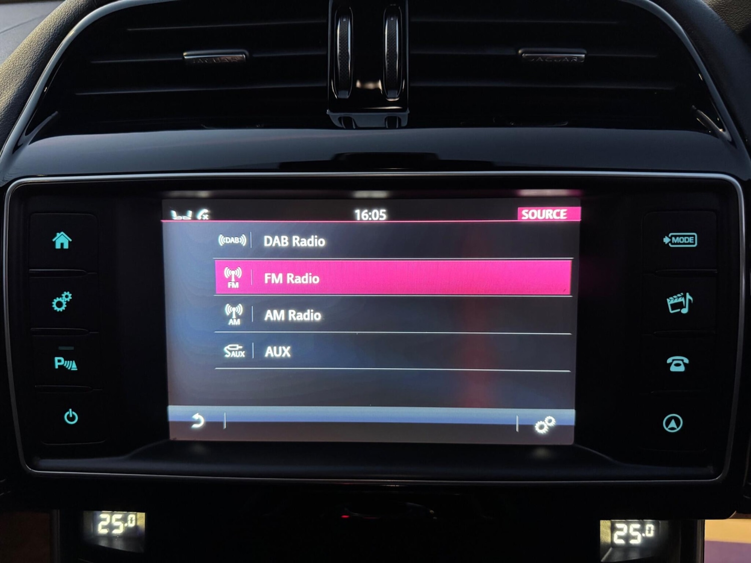 Used Jaguar XE 2015 for sale - 76926583: Photo 22