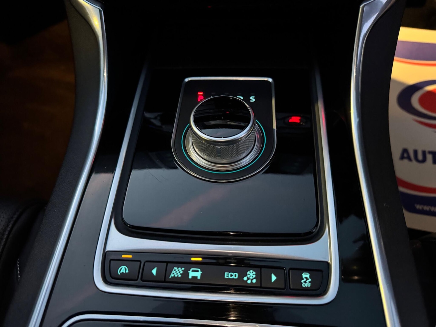 Used Jaguar XE 2015 for sale - 76926583: Photo 28