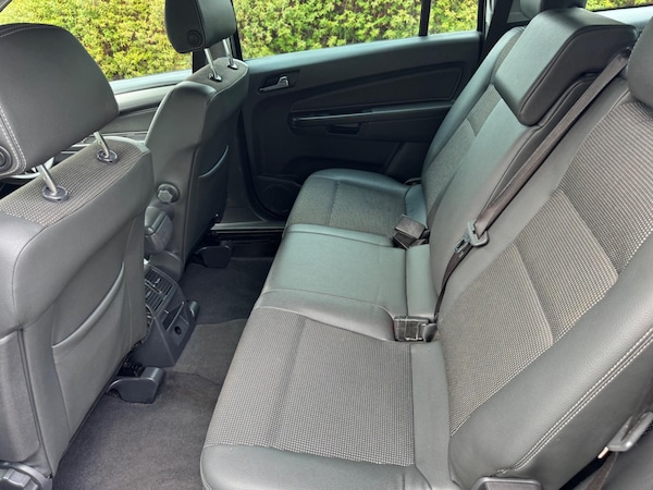 Used Vauxhall Zafira 2010 for sale - 75268729: Photo 11