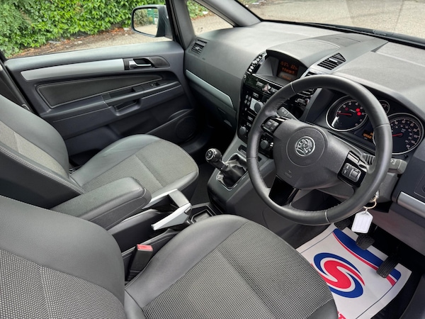 Used Vauxhall Zafira 2010 for sale - 75268729: Photo 9