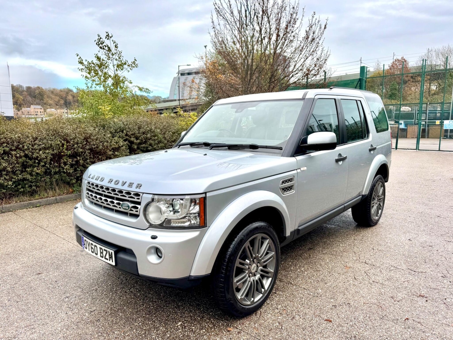 Used Land Rover Discovery 2010 for sale - 76538175: Photo 2