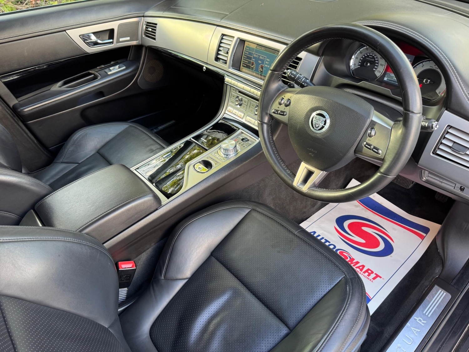 Used Jaguar XF 2011 for sale - 76964991: Photo 10