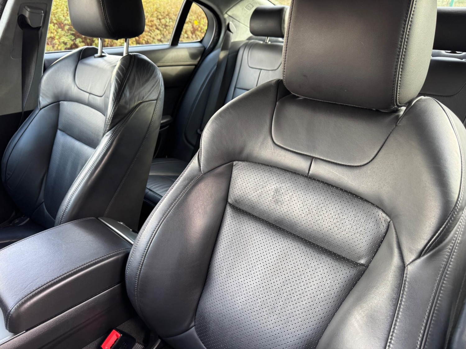 Used Jaguar XF 2011 for sale - 76964991: Photo 13