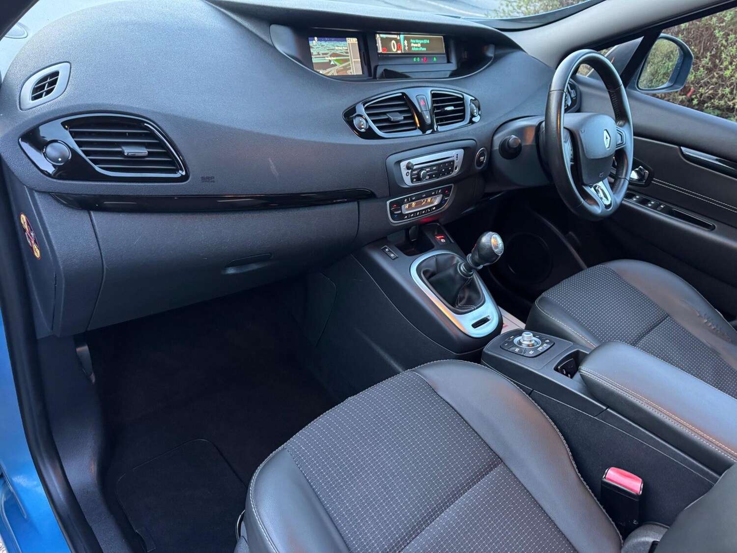 Used Renault Grand Scenic 2015 for sale - 77585593: Photo 11