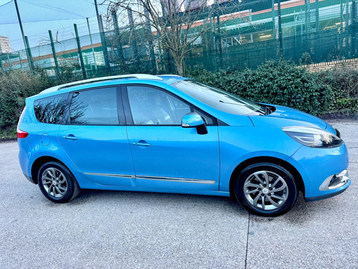 Used Renault Grand Scenic 2015 for sale - 77585593: Photo 8