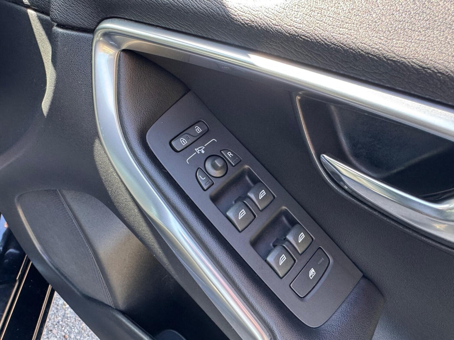 Used Volvo V40 for sale - 78214875: Photo 18