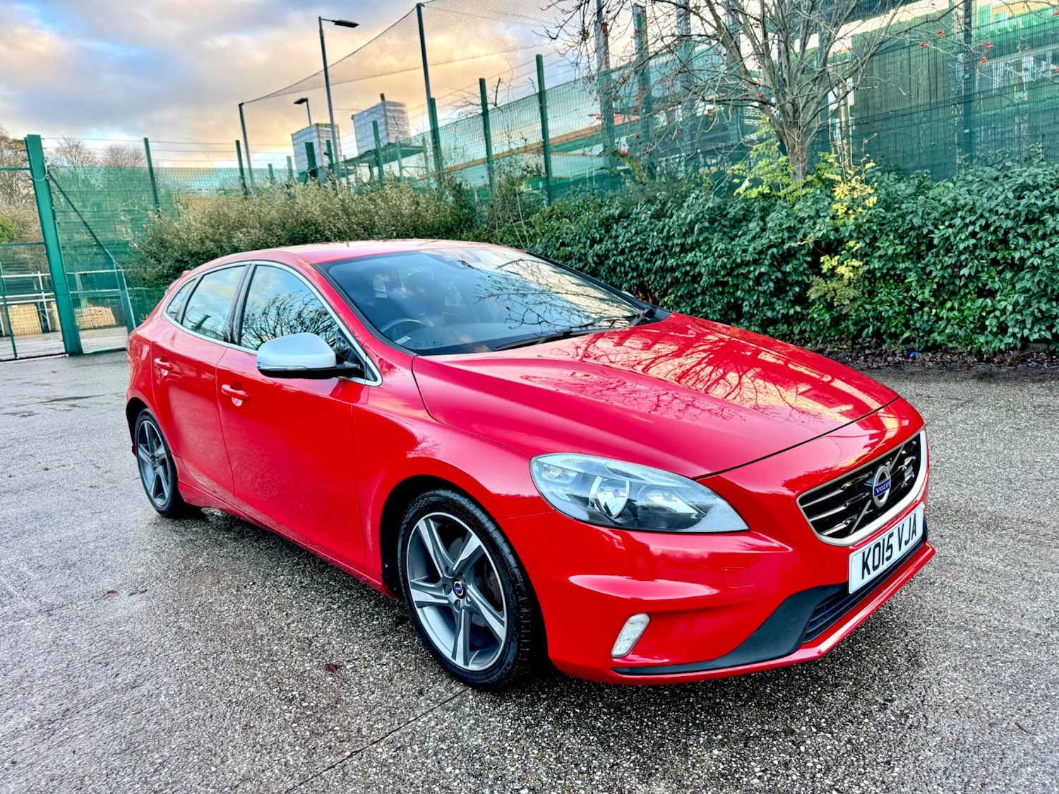 Used Volvo V40 2015 for sale - 76688787: Photo 1