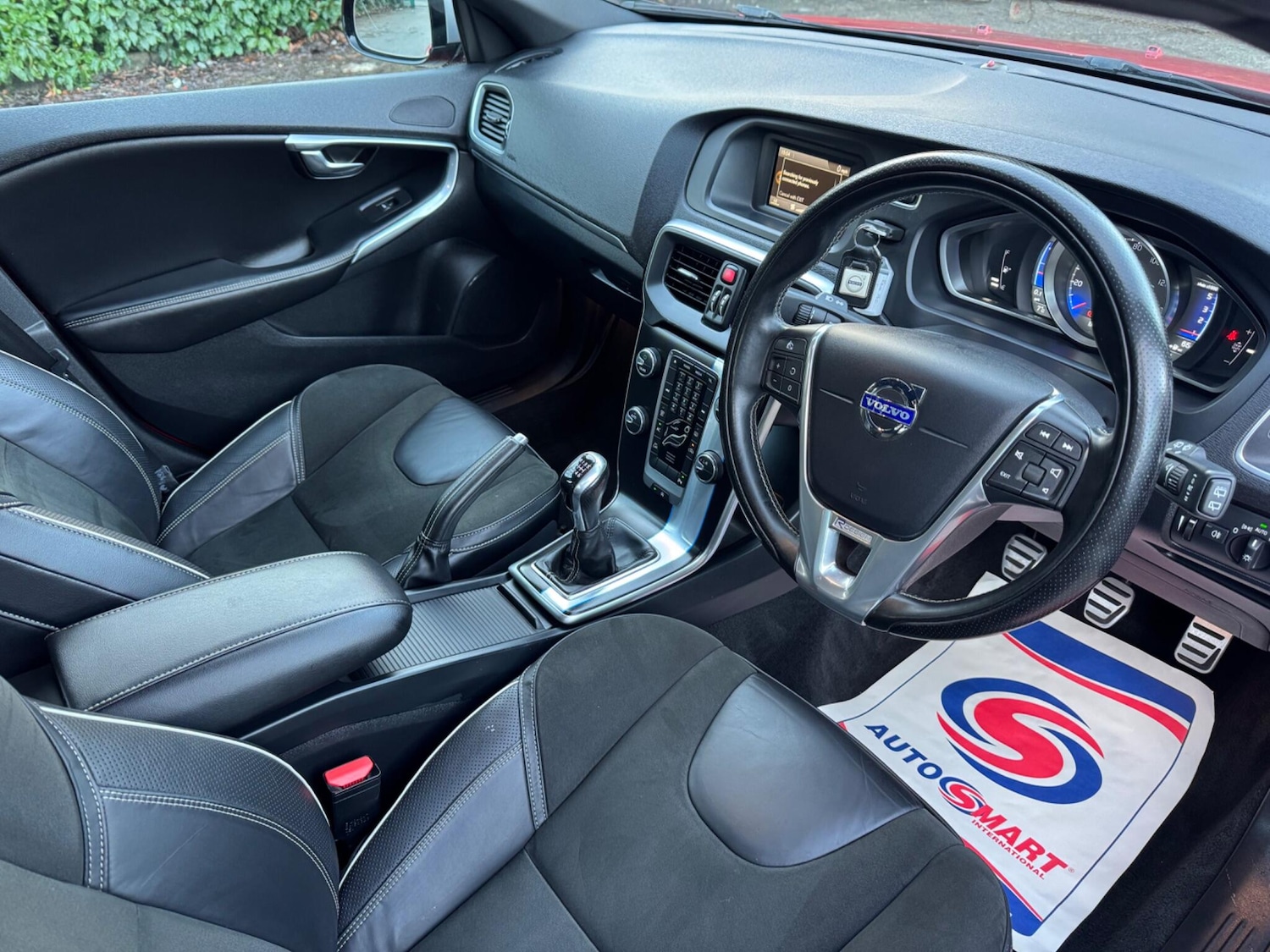 Used Volvo V40 2015 for sale - 76688787: Photo 10