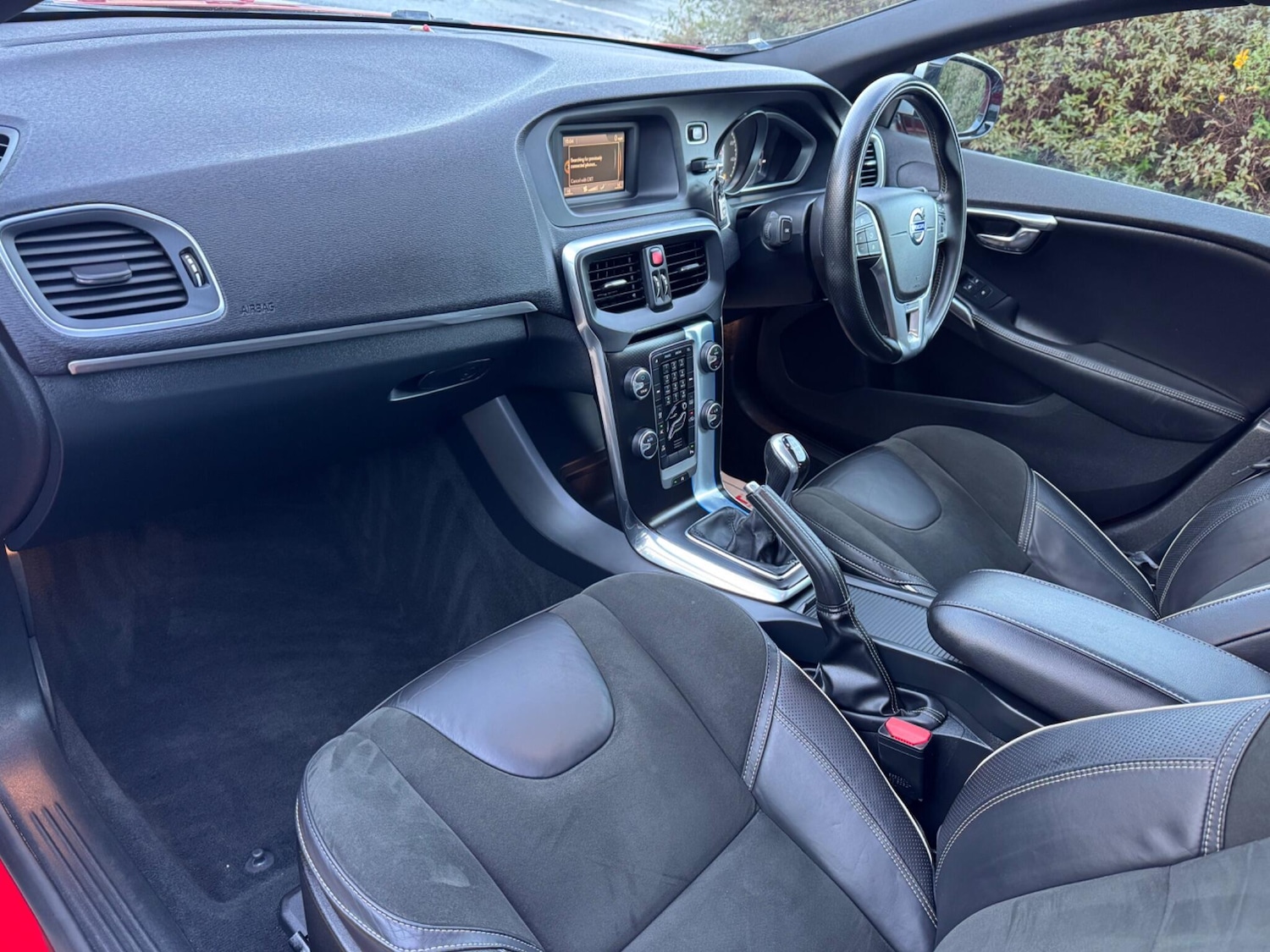 Used Volvo V40 2015 for sale - 76688787: Photo 11