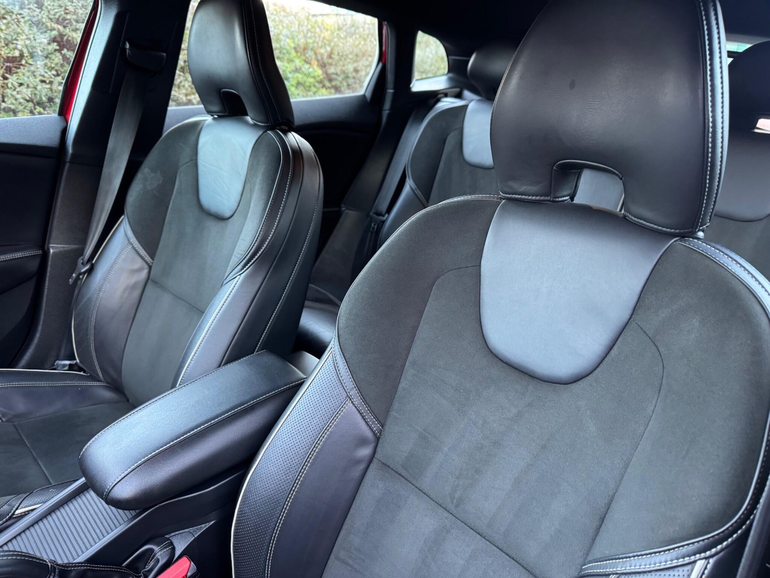 Used Volvo V40 2015 for sale - 76688787: Photo 13