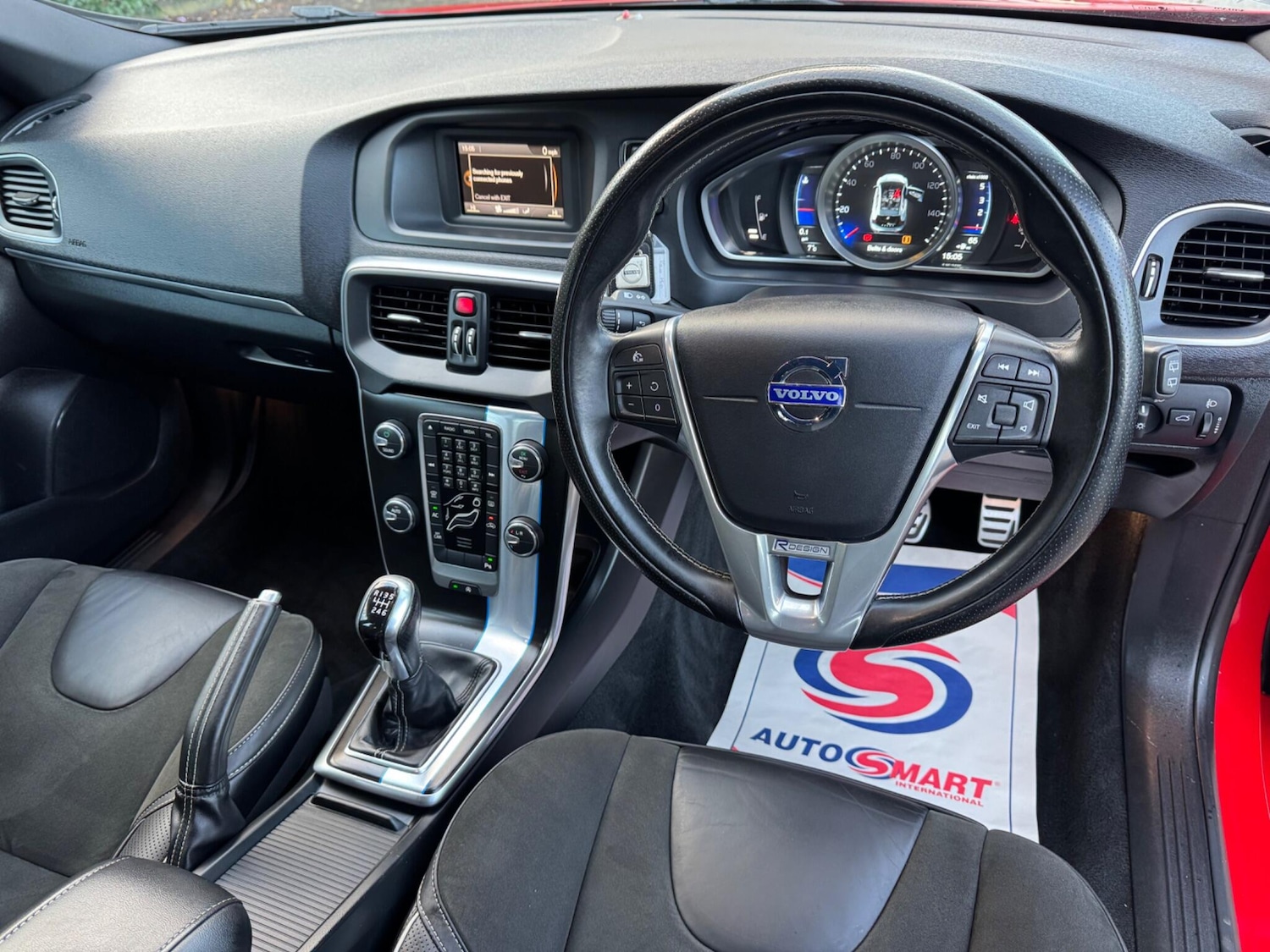 Used Volvo V40 2015 for sale - 76688787: Photo 17