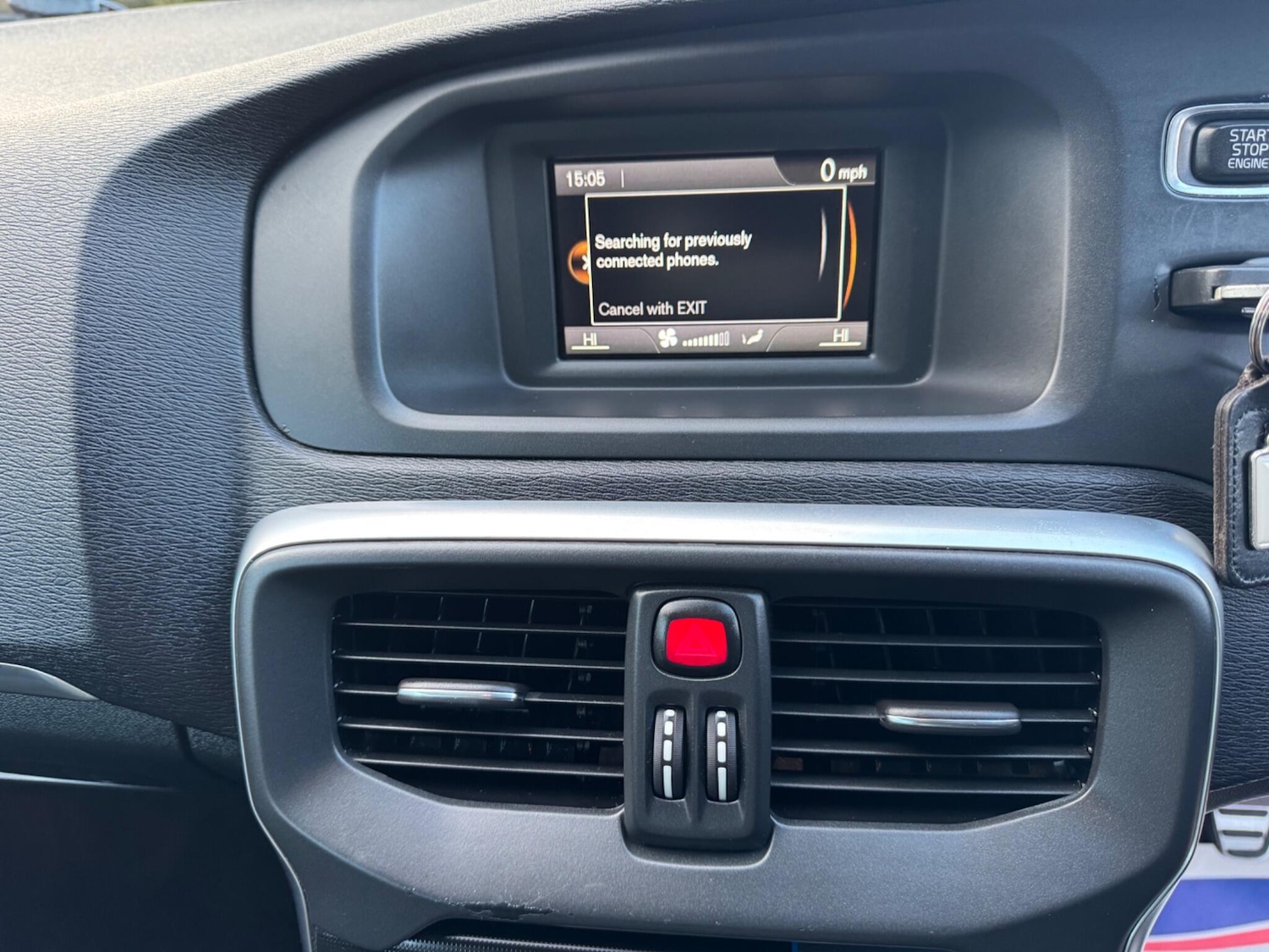 Used Volvo V40 2015 for sale - 76688787: Photo 18