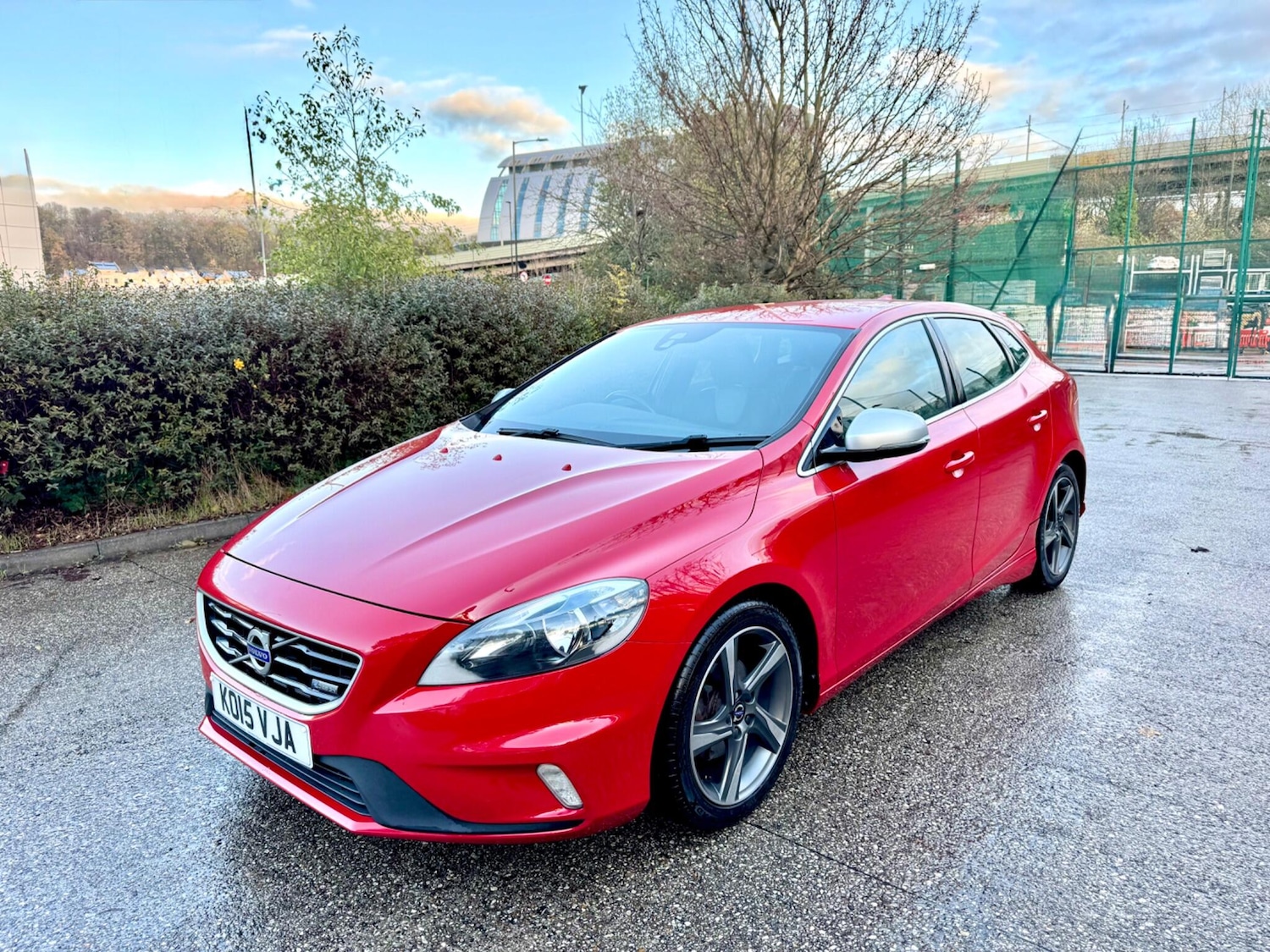 Used Volvo V40 2015 for sale - 76688787: Photo 2